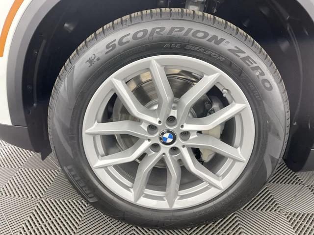 Photo of 2022 Alpine White BMW X5