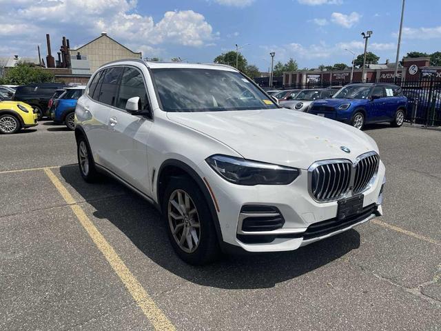 Photo of 2022 Alpine White BMW X5