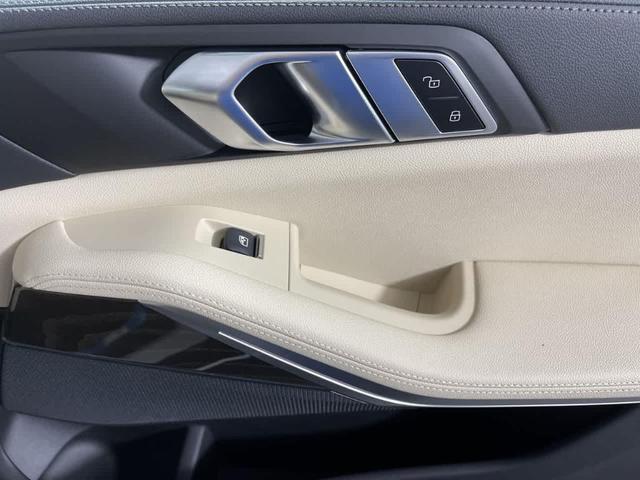 Photo of 2022 Alpine White BMW X5