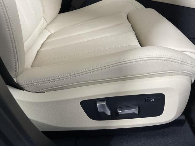 Photo of 2022 Alpine White BMW X5