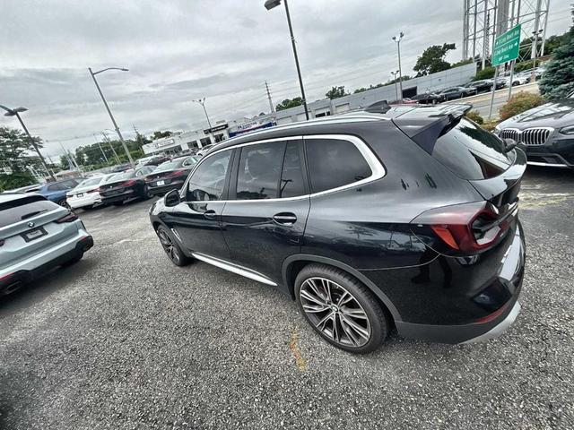 Photo of 2022 Black Sapphire Metallic BMW X3