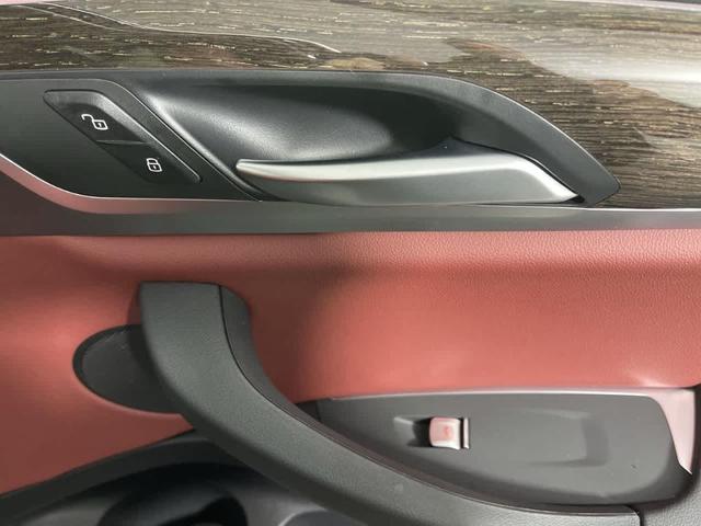 Photo of 2022 Black Sapphire Metallic BMW X3