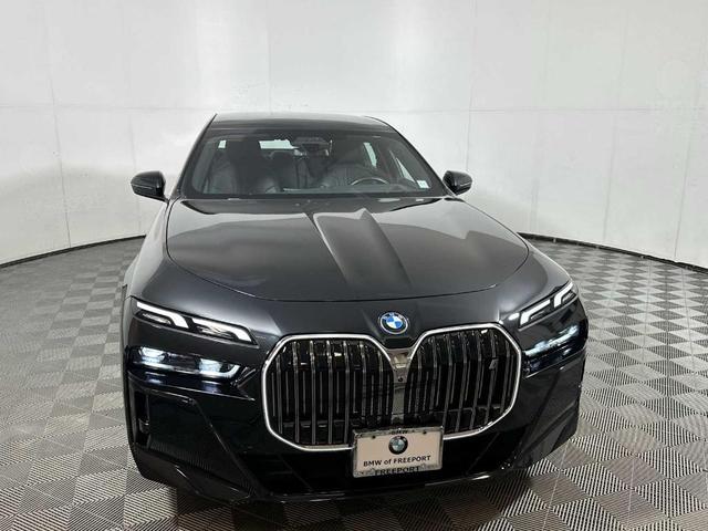 Photo of 2024 Black Sapphire Metallic BMW i7