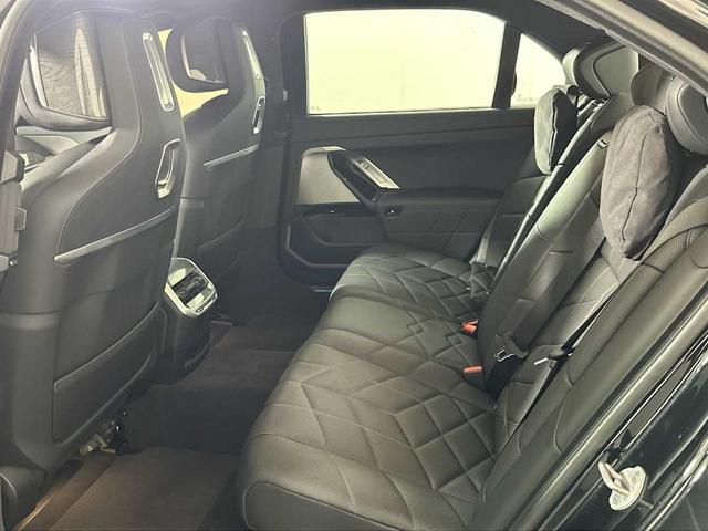 Photo of 2024 Black Sapphire Metallic BMW i7