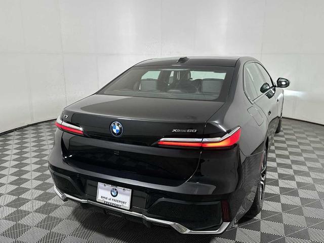 Photo of 2024 Black Sapphire Metallic BMW i7