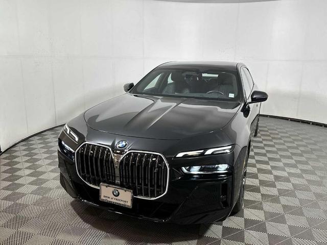 Photo of 2024 Black Sapphire Metallic BMW i7