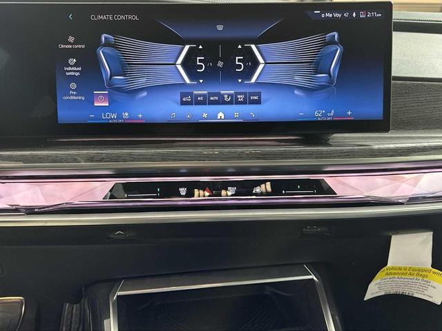 Photo of 2024 Black Sapphire Metallic BMW i7
