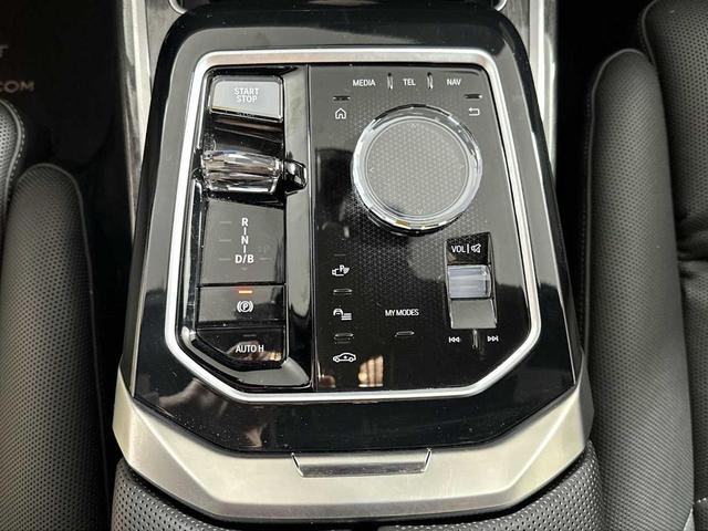 Photo of 2024 Black Sapphire Metallic BMW i7