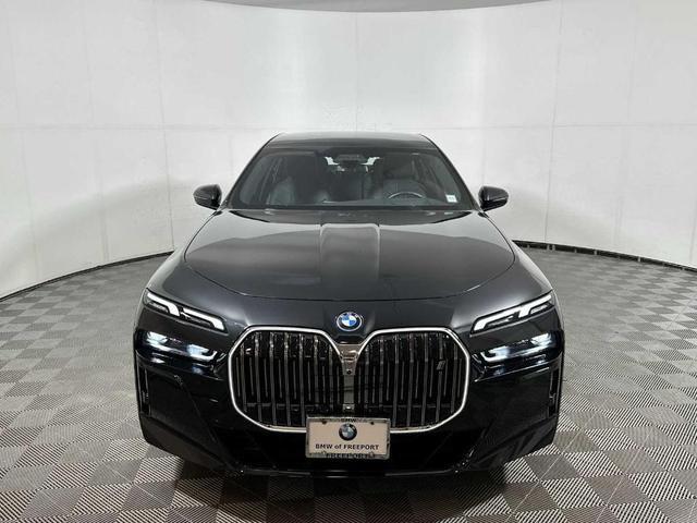Photo of 2024 Black Sapphire Metallic BMW i7