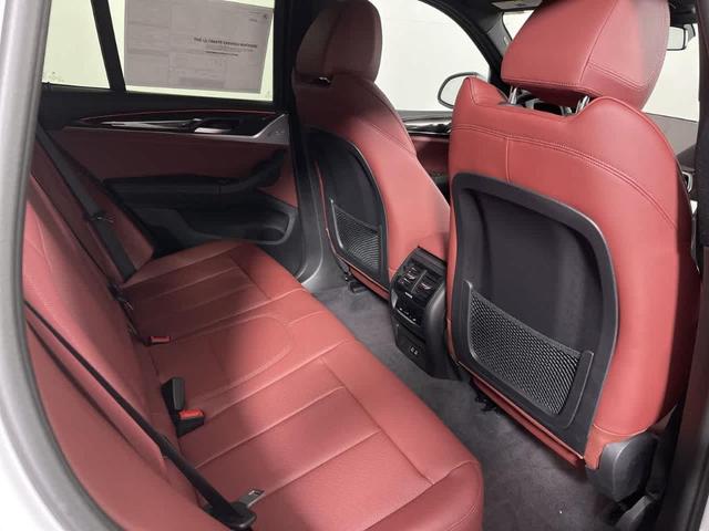 Photo of 2022 Mineral White Metallic BMW X3