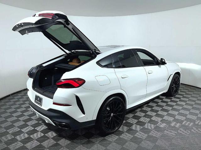 Photo of 2023 Alpine White BMW X6