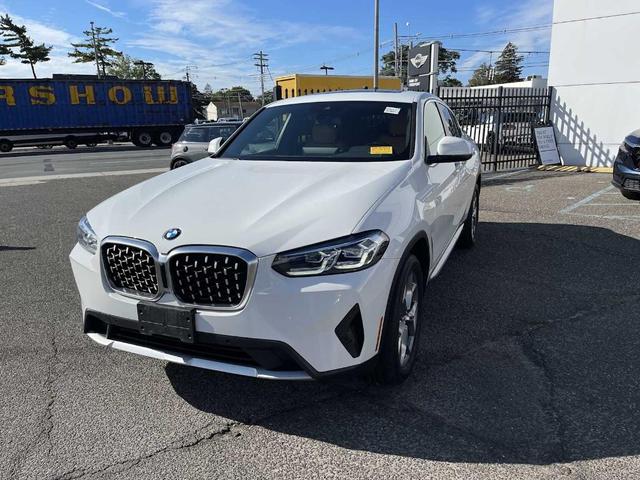 Photo of 2023 Alpine White BMW X4
