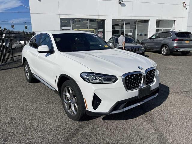 Photo of 2023 Alpine White BMW X4