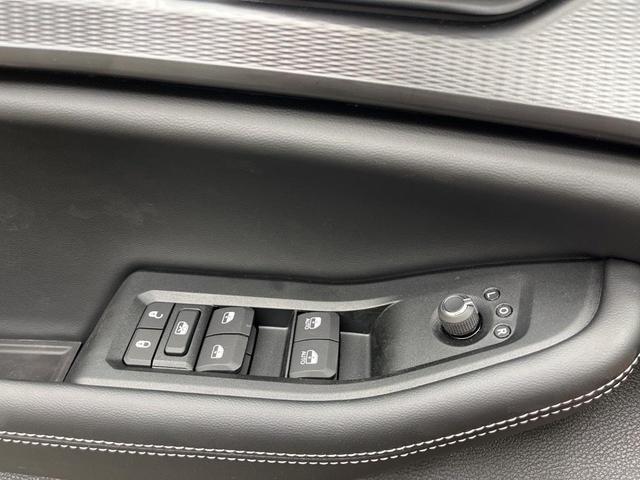 Photo of 2025 Metallic Jeep Grand Cherokee