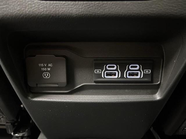 Photo of 2025 Metallic Jeep Grand Cherokee