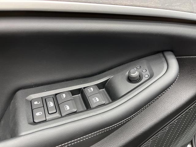Photo of 2025 Diamond Black Jeep Grand Cherokee