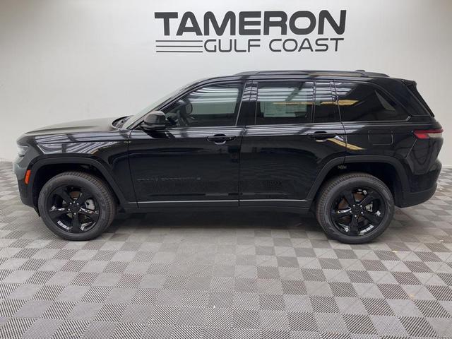 Photo of 2025 Diamond Black Jeep Grand Cherokee