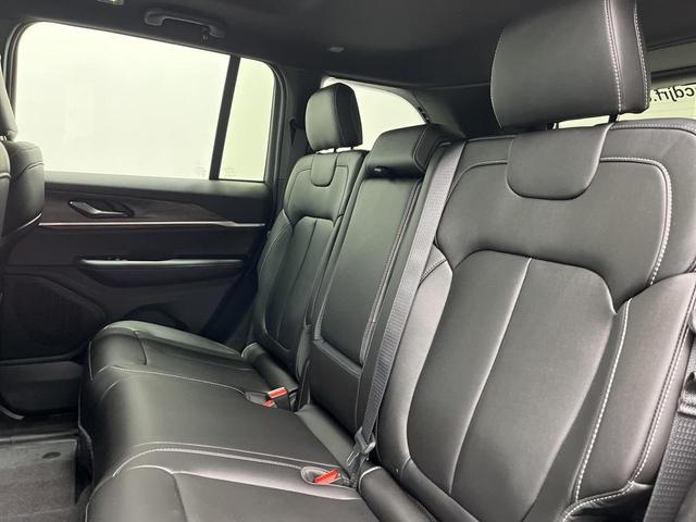 Photo of 2025 Diamond Black Jeep Grand Cherokee