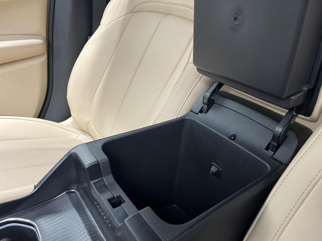 Photo of 2025 Metallic Jeep Grand Cherokee
