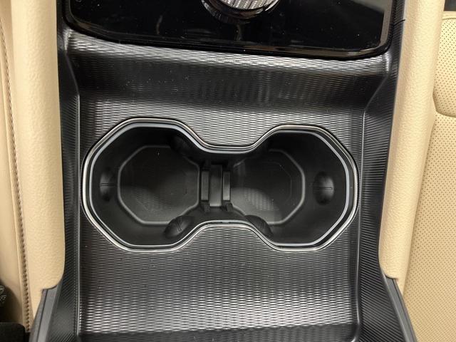Photo of 2025 Metallic Jeep Grand Cherokee