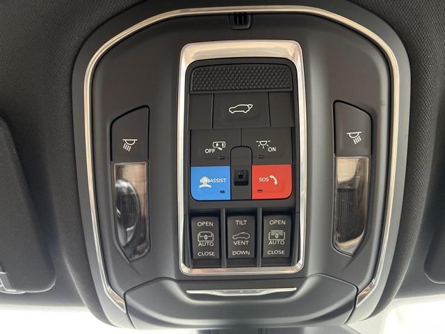 Photo of 2025 Metallic Jeep Grand Cherokee