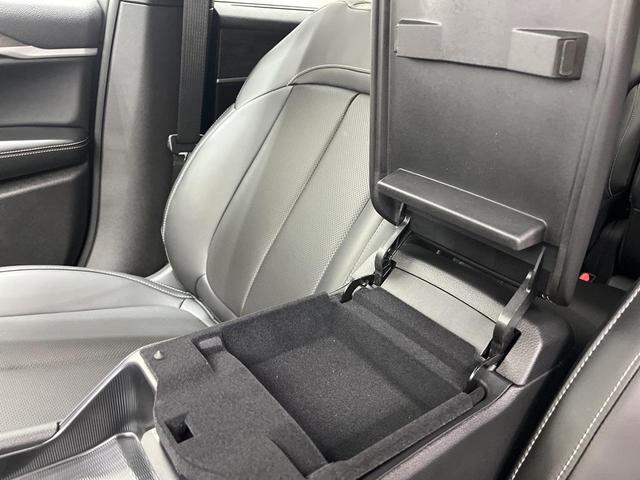 Photo of 2025 Metallic Jeep Grand Cherokee