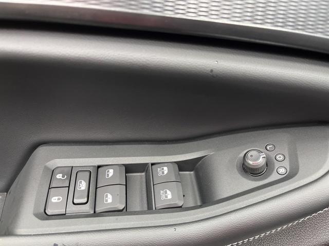 Photo of 2025 Bright White Clearcoat Jeep Grand Cherokee