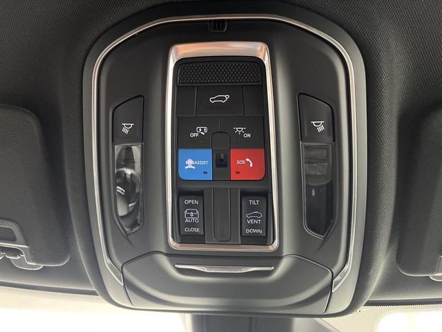 Photo of 2025 Bright White Clearcoat Jeep Grand Cherokee