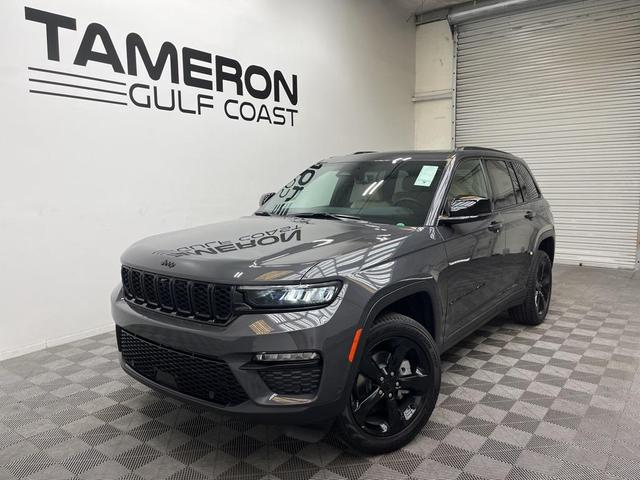 Photo of 2025 Metallic Jeep Grand Cherokee