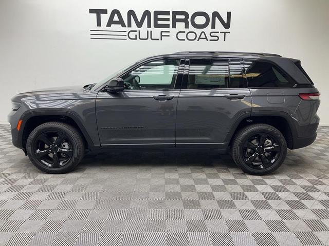 Photo of 2025 Metallic Jeep Grand Cherokee