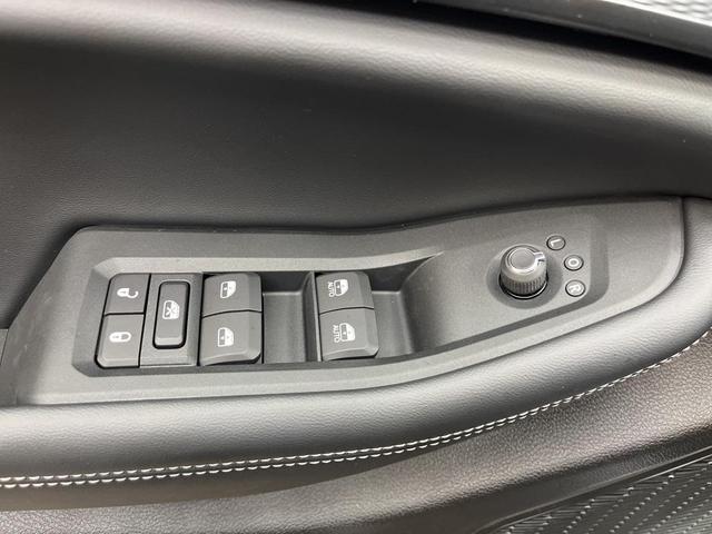 Photo of 2025 Metallic Jeep Grand Cherokee