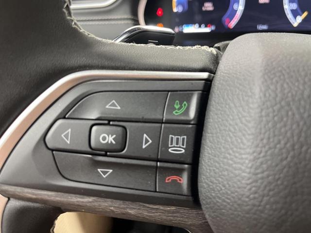 Photo of 2025 Metallic Jeep Grand Cherokee