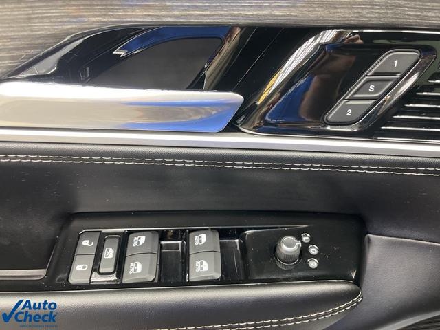 Photo of 2022 Silver Zynith Jeep Wagoneer