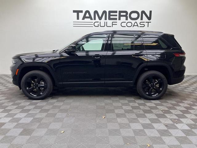 Photo of 2025 Diamond Black Jeep Grand Cherokee