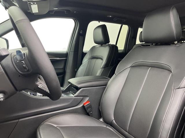 Photo of 2025 Diamond Black Jeep Grand Cherokee