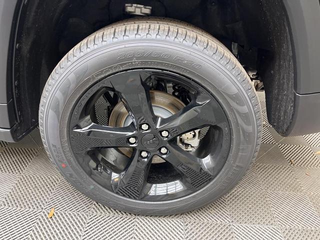 Photo of 2025 Diamond Black Jeep Grand Cherokee