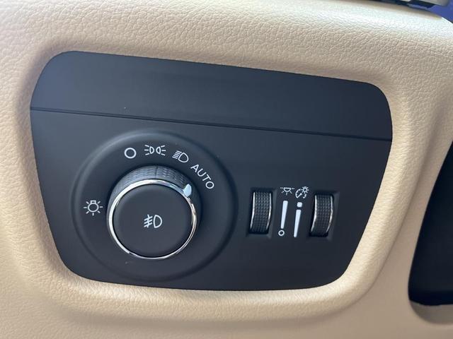 Photo of 2025 Diamond Black Jeep Grand Cherokee