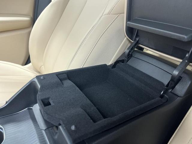 Photo of 2025 Bright White Clearcoat Jeep Grand Cherokee