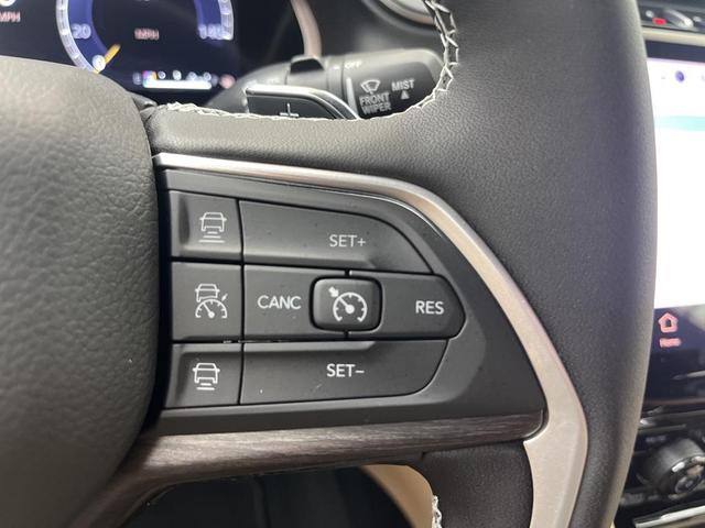 Photo of 2025 Bright White Clearcoat Jeep Grand Cherokee