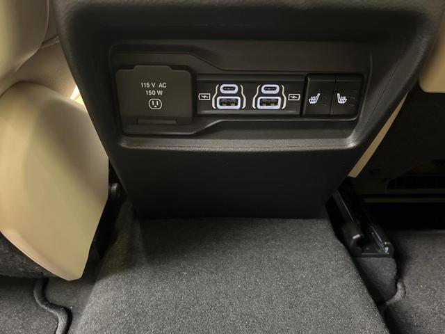 Photo of 2025 Bright White Clearcoat Jeep Grand Cherokee