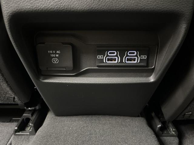 Photo of 2025 Metallic Jeep Grand Cherokee