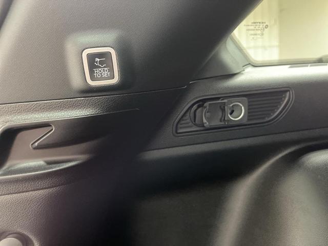 Photo of 2025 Metallic Jeep Grand Cherokee