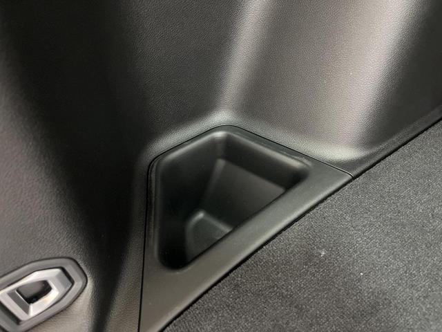 Photo of 2025 Metallic Jeep Grand Cherokee
