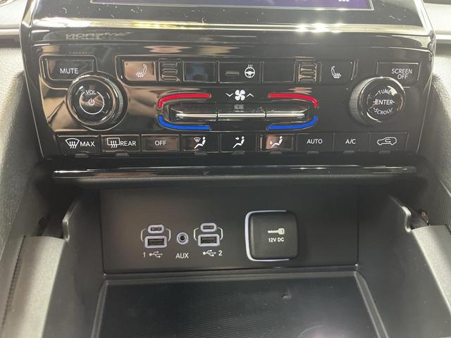 Photo of 2025 Metallic Jeep Grand Cherokee