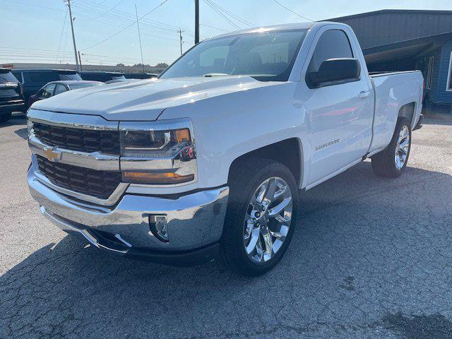Photo of 2018 White Chevrolet Silverado 1500