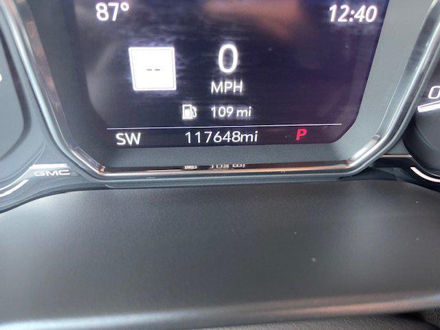Photo of 2021 Gray GMC Yukon XL
