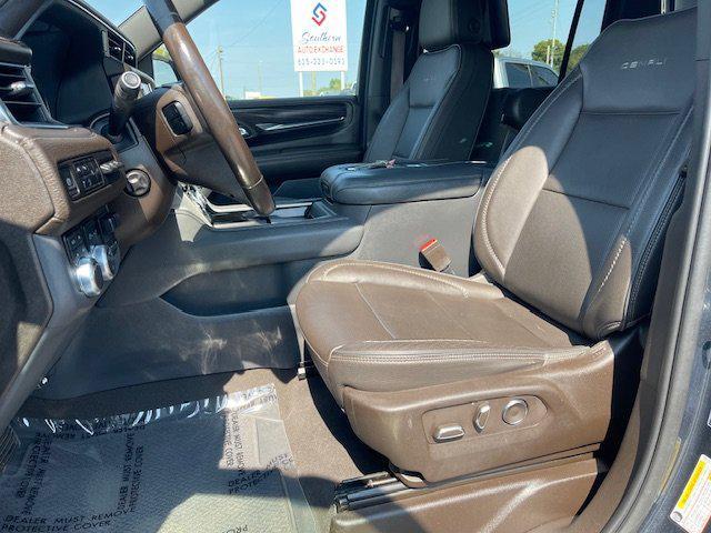 Photo of 2021 Gray GMC Yukon XL