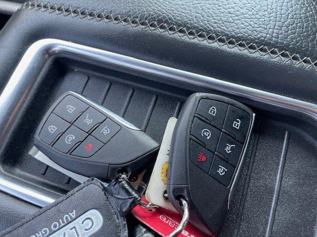 Photo of 2021 Gray GMC Yukon XL