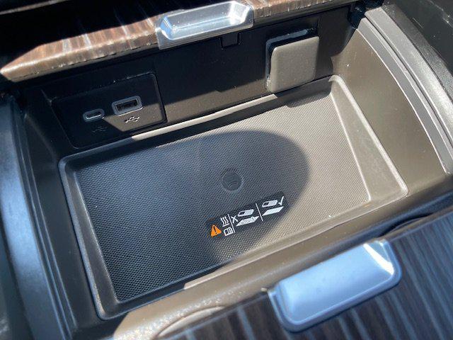 Photo of 2021 Gray GMC Yukon XL