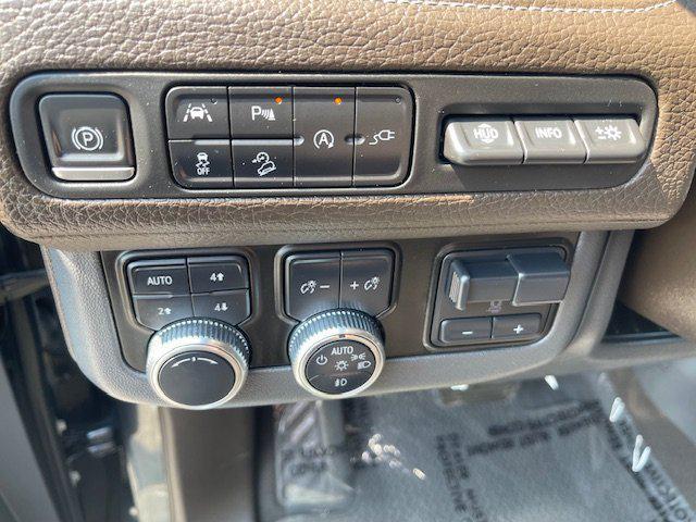 Photo of 2021 Gray GMC Yukon XL